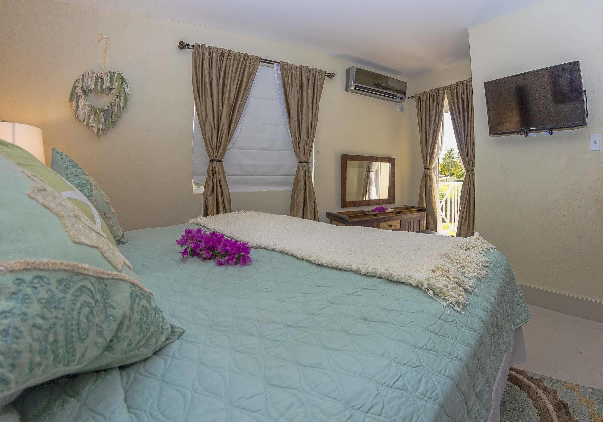 Lantana Barbados Condos Saint James Exterior foto