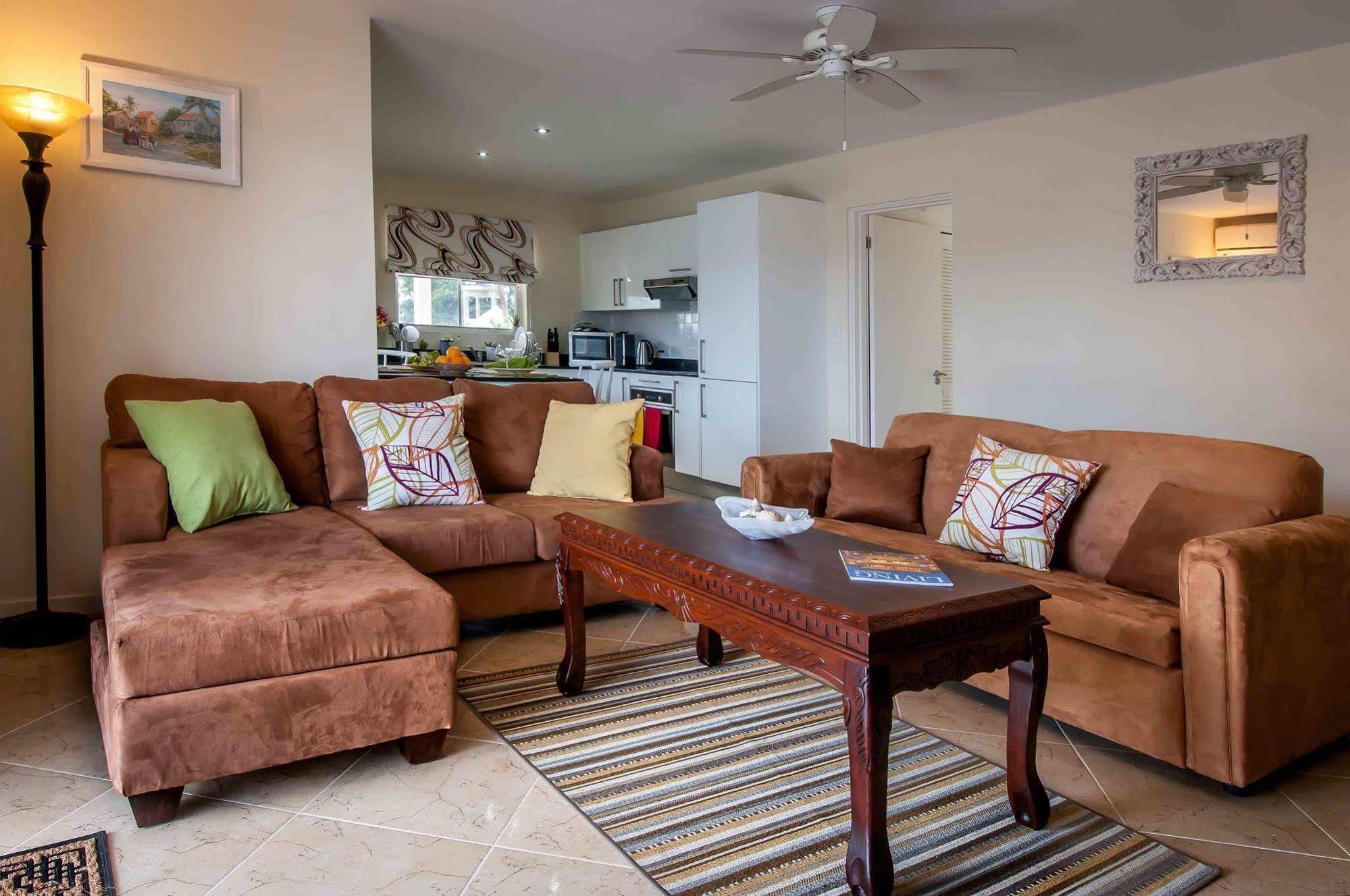 Lantana Barbados Condos Saint James Exterior foto