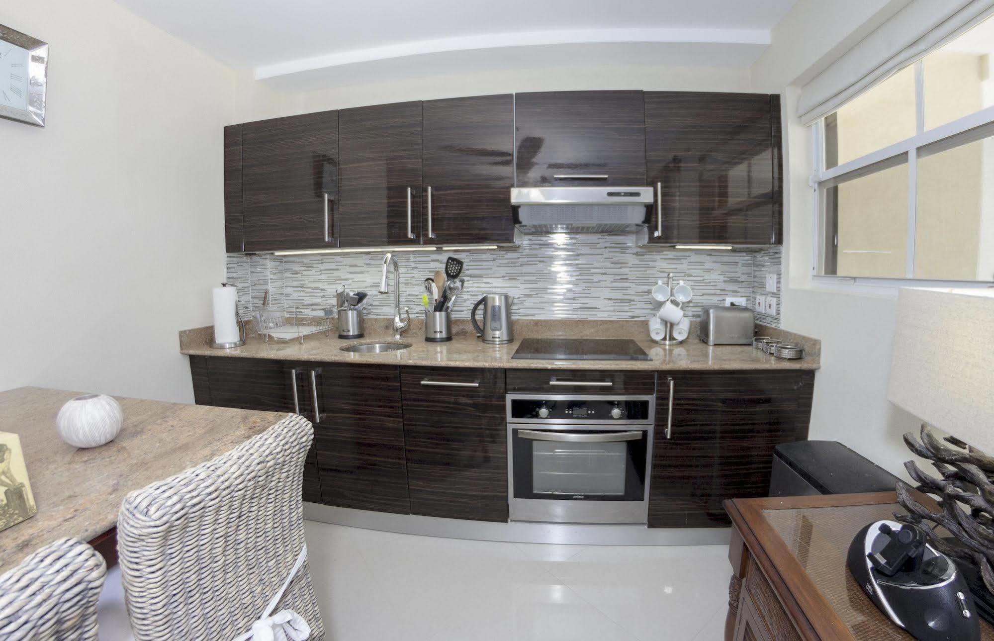 Lantana Barbados Condos Saint James Exterior foto