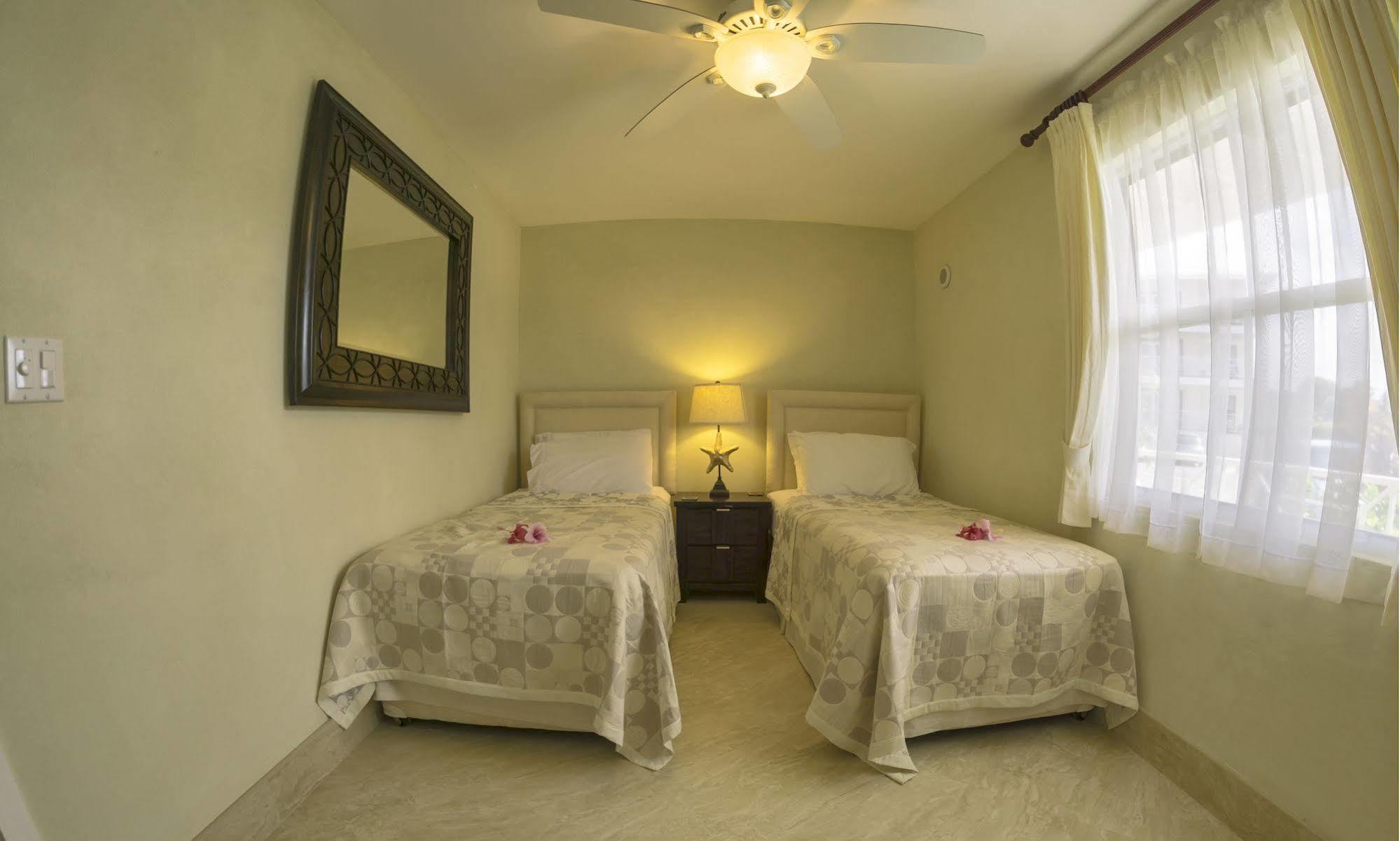 Lantana Barbados Condos Saint James Exterior foto